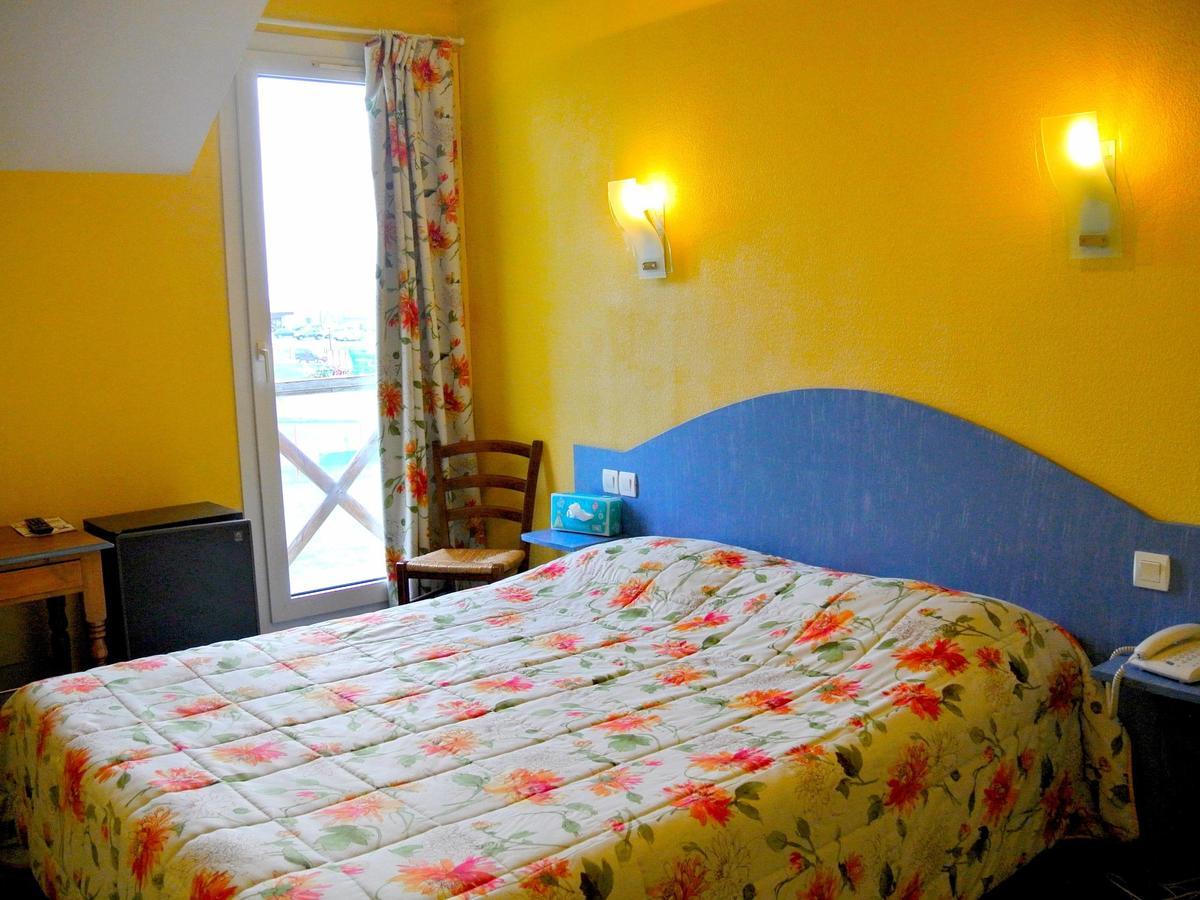 Logis Argonne Hotel Vouziers Exterior photo